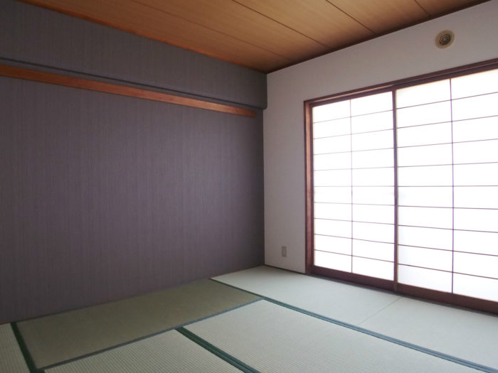 エバーグリーンポートタウン305 和室アクセントクロス