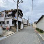 向陵東町2-10-11 前面道路